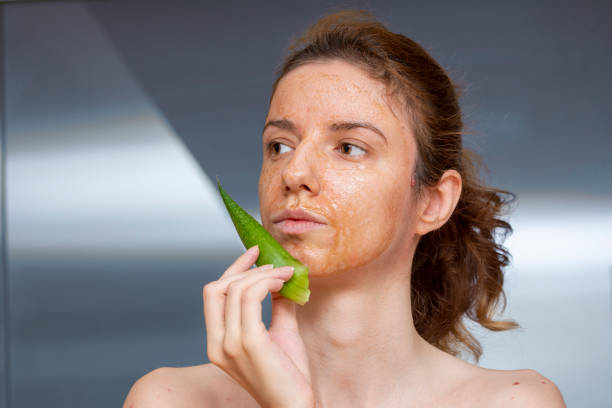 Try The New Craze of Frozen Aloe On Your Face