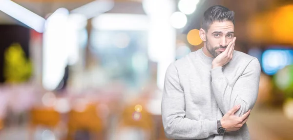 3 Subtle Signs He’s Interested In You
